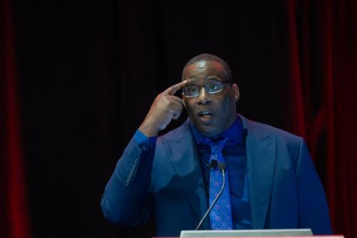 2022-Gala-Keynote-Speaker-Shawn-Harper-14