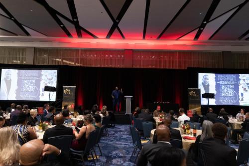 2022-Gala-Keynote-Speaker-Shawn-Harper-48